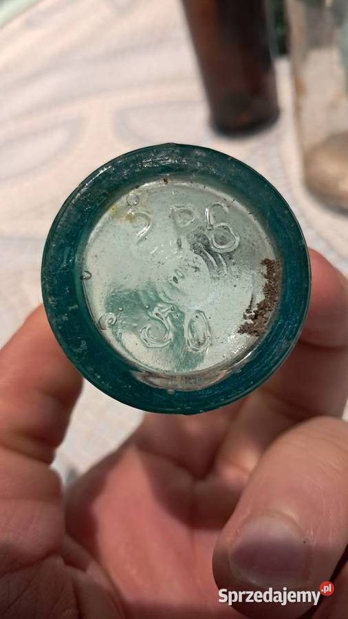 Zestaw starych butelek kolekcjonerskich Świecie