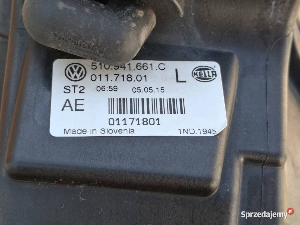 VW GOLF SPORTSVAN HALOGEN PRZECIWMGIELNY LEWY Lampy przeciwmgielne Bieleń