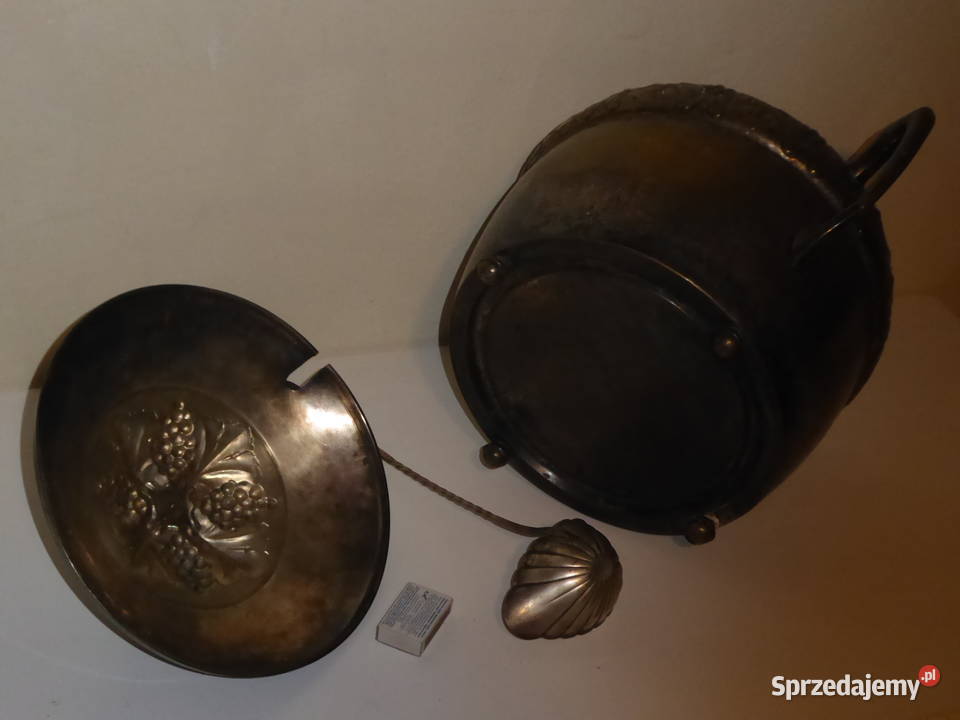 Antyczna PONCZARKA z brązu Secesja z Chochlą i