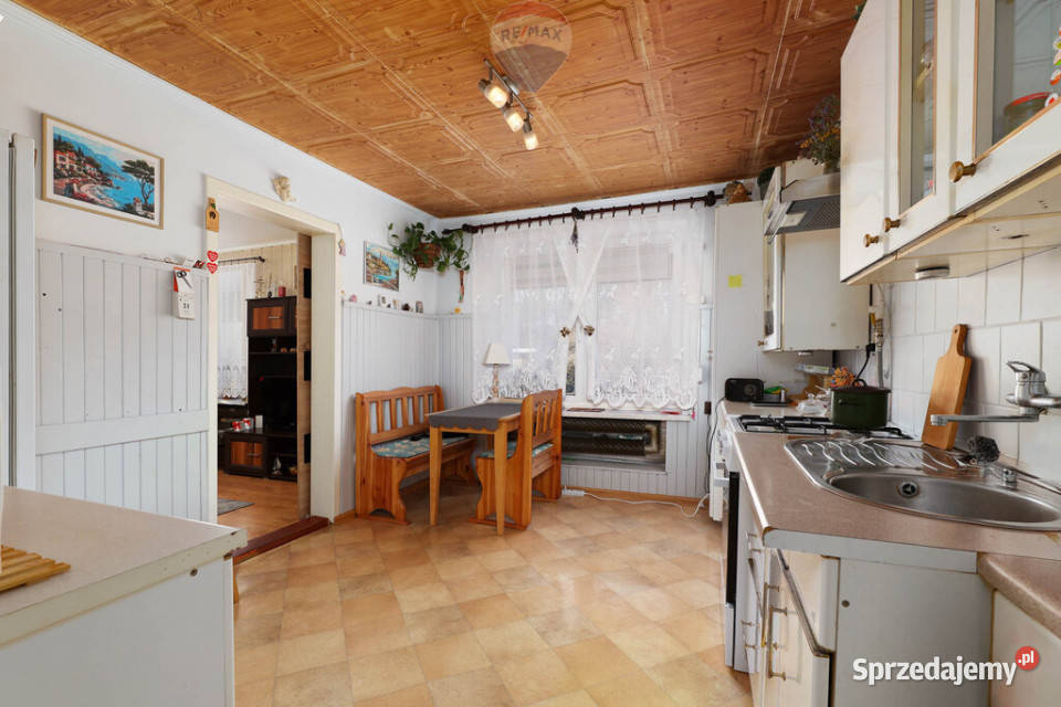 Dom z 2 mieszkaniami garaże duży teren Kobiernice