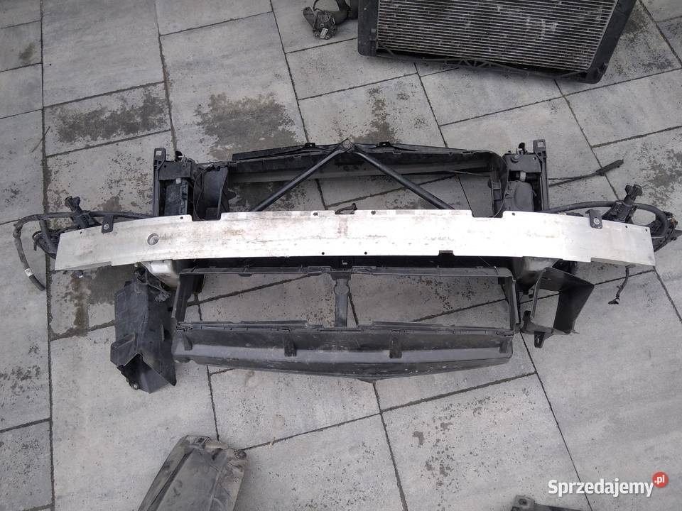 Maska lampy blotnik pas przedni chłodnie F10 11 Dębica