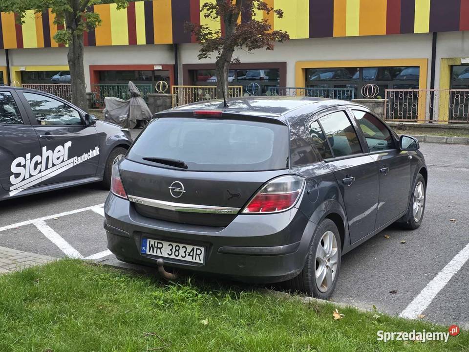 Opel Astra H 2011 r 17 diesel bezwypadkowy salon