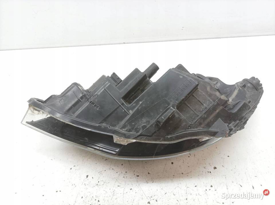 LAMPA PRZÓD PRAWA EU USZKODZONA 1EG010011621 Rok produkcji 2013 sprzedam