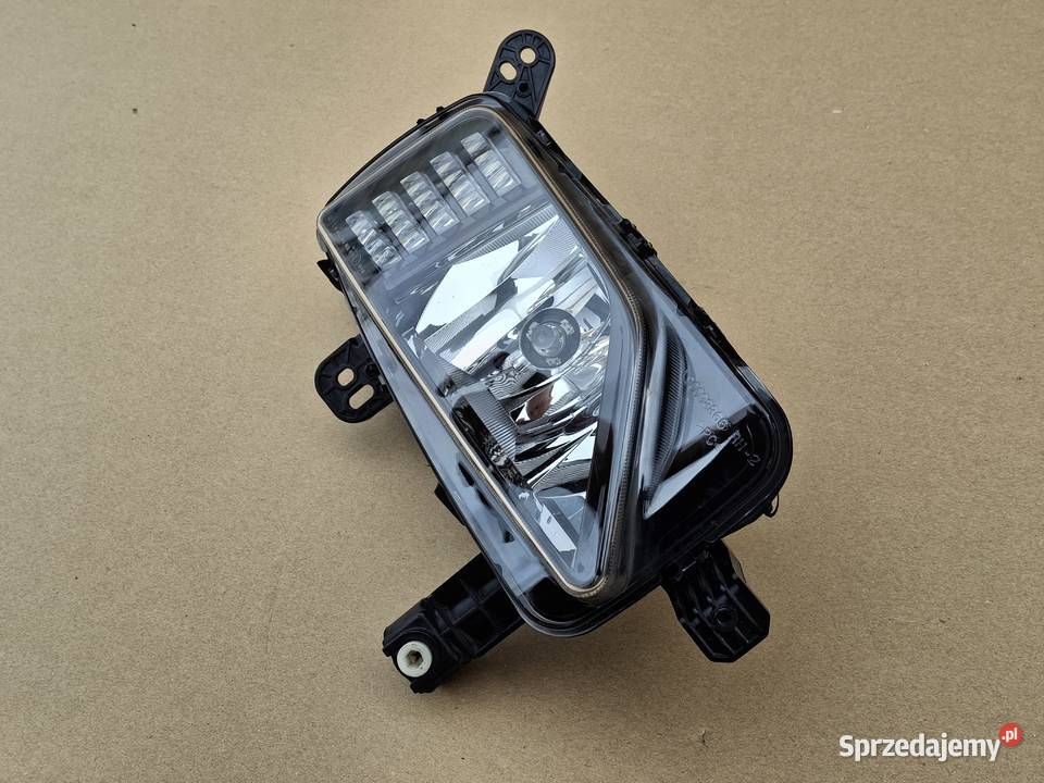 VW POLO VI 2G HALOGEN PRAWY LED LAMPA PRAWA Bieleń