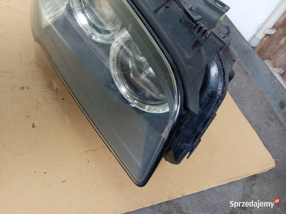 Reflektor prawy BMW X3 e83 Xenon lift