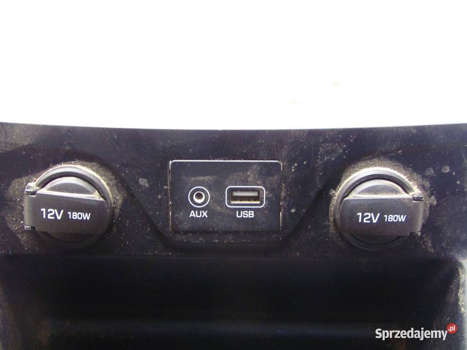 PANEL SCHOWEK GNIAZDO ZŁĄCZE AUX USB HYUNDAI osobowe