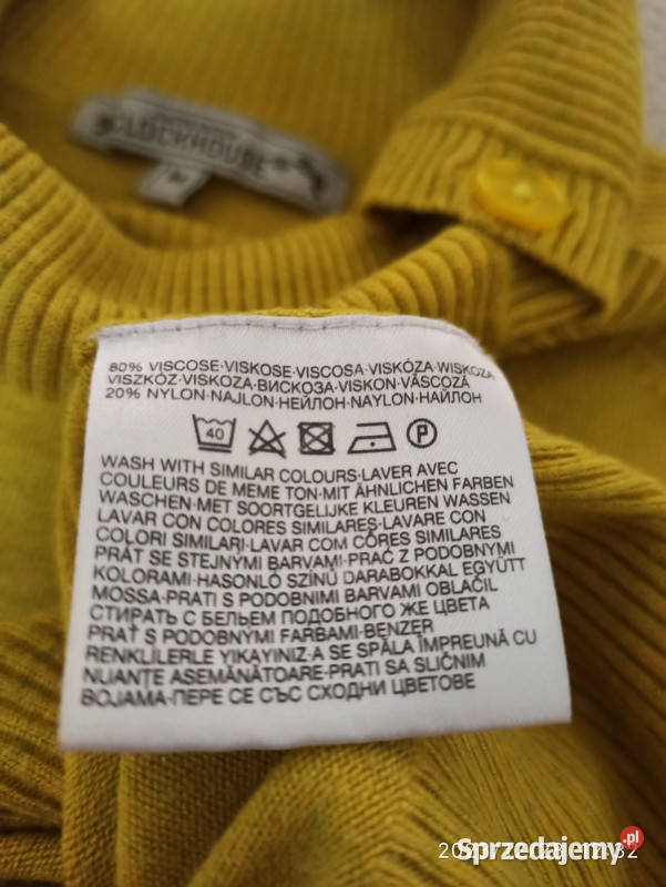 Sweter z rozpinanym golfem w kanarkowym kolorze