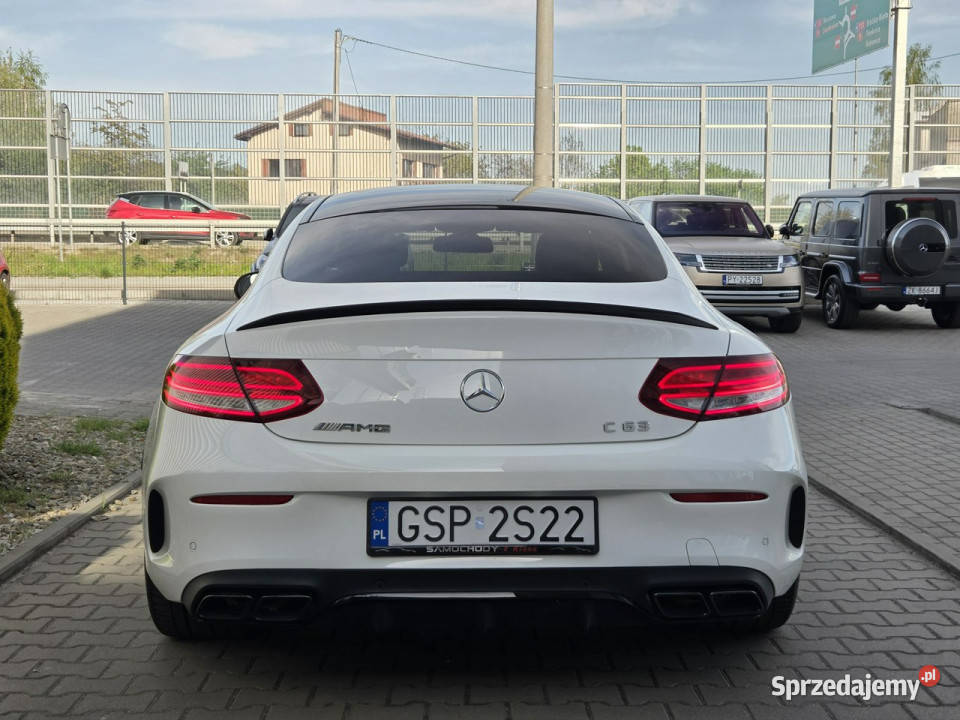 Mercedes C 63 AMG Coupe 40 V8 Biturbo 476 Salon wielofunkcyjna kierownica