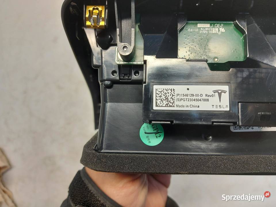 TESLA MODEL Y 2023r Kratka nawiewu tunel tył osobowe sprzedam