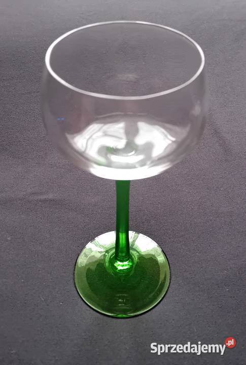 Kieliszek do wina z wzorem optycznym na zielonej wielkopolskie Koźminek sprzedam