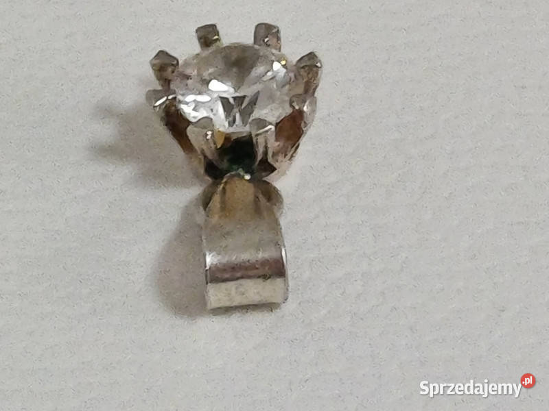 Srebrna zawieszka z cyrkonią Wisiorki sprzedam