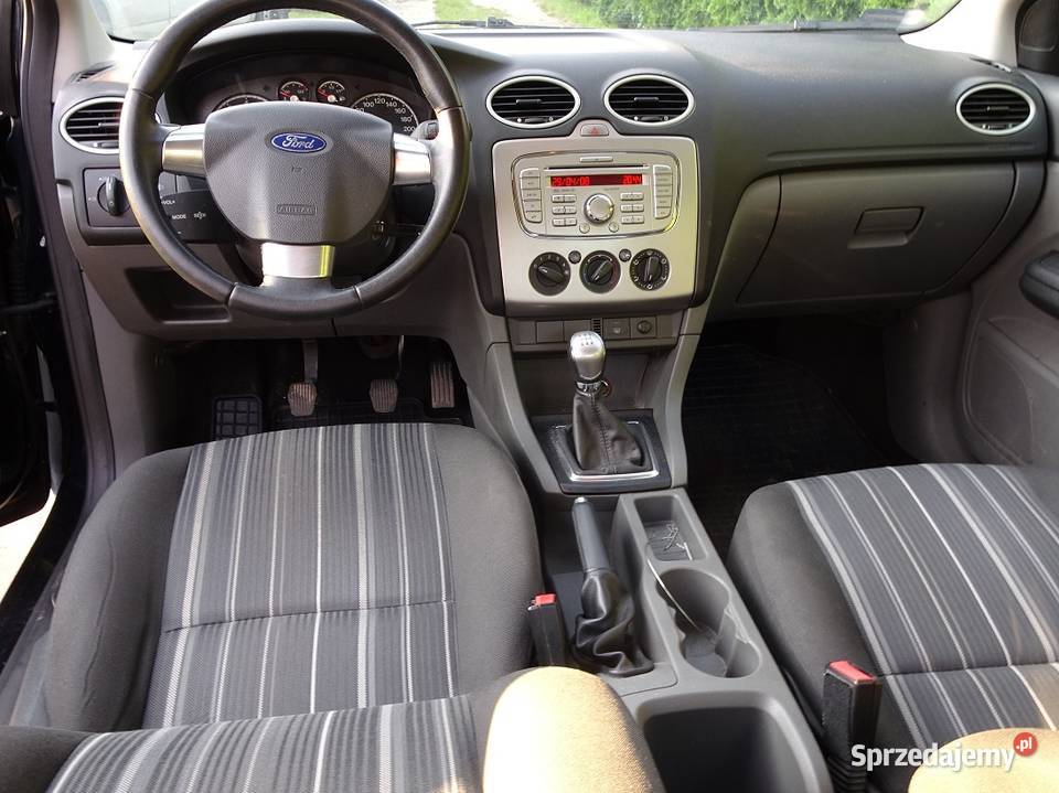 Ford Focus 16 benzyna 2008 sedan uszkodzony 1596cm3 Siedlce