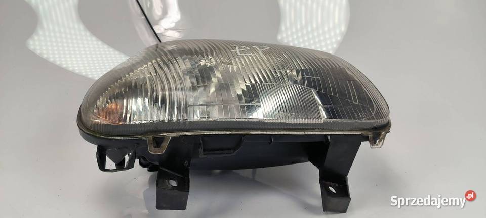 LAMPA PRAWA PRZÓD RENAULT CLIO II