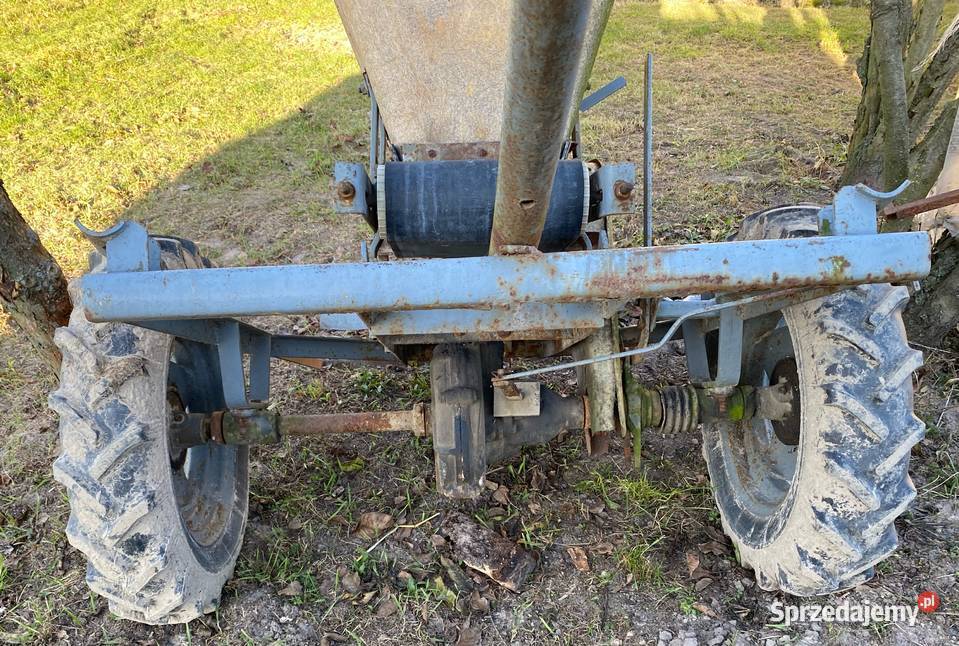 Rozsiewacz nawozu KOS