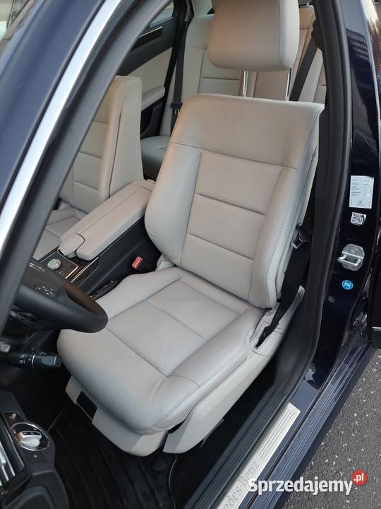 Mercedes E Klasa W212 30 CDI Avantgarde 2010r lakier metallic Września
