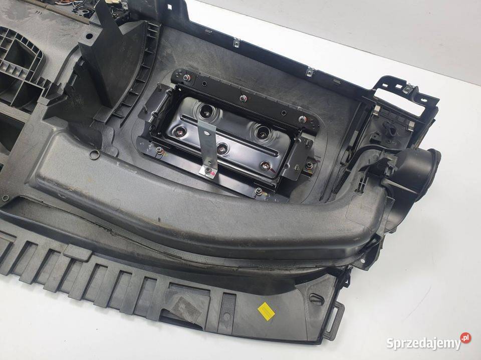 DESKA KOKPIT VOLKSWAGEN TOUAREG Lipno