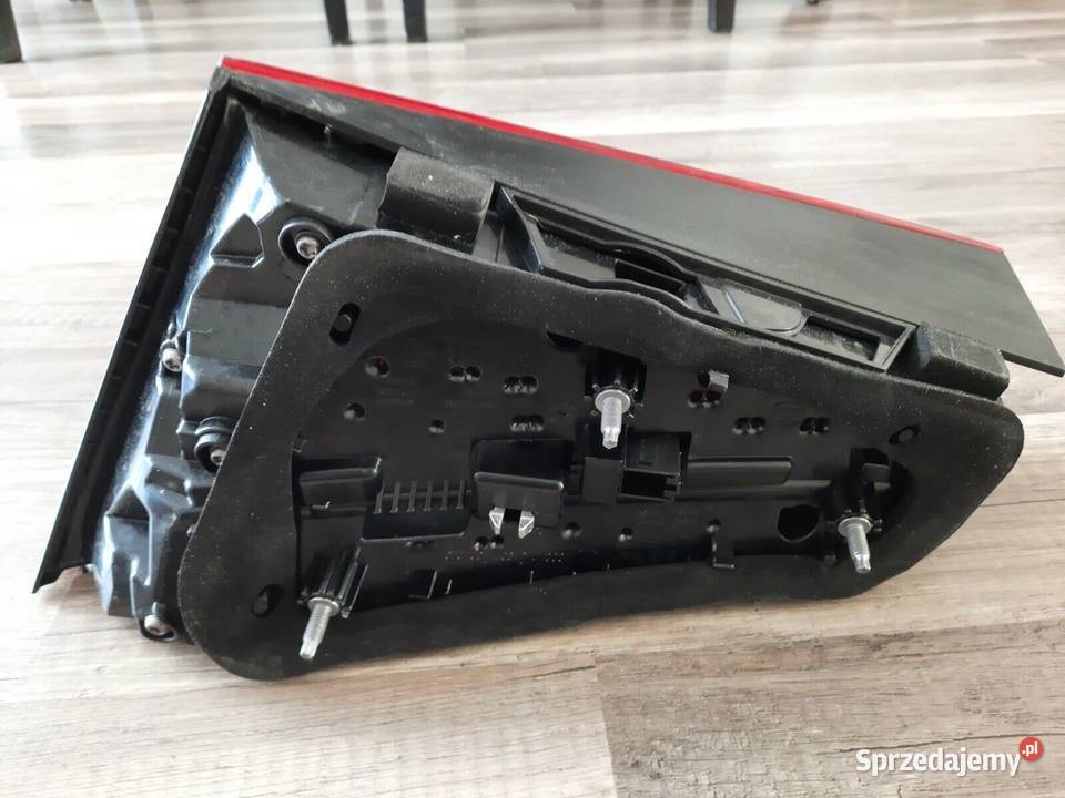 LAMPA TYLNA LEWA AUDI A3 8V 8V4945093C Świerzawa