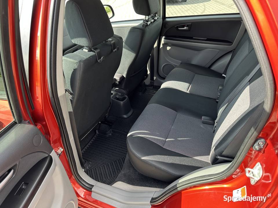 Suzuki SX4 16 VVT 4x4 Club lakier metallic Suzuki Rypin