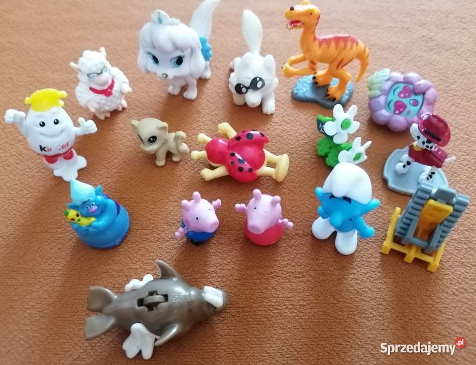 Zestaw miniaturowych figurek sztuk 16