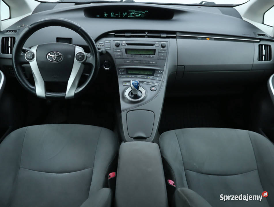 Toyota Prius 18 VVTi HSD srebrny Katowice