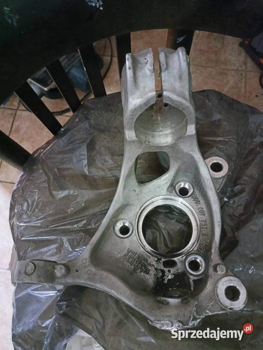 Zwrotnica lewa strona audi a3 2019