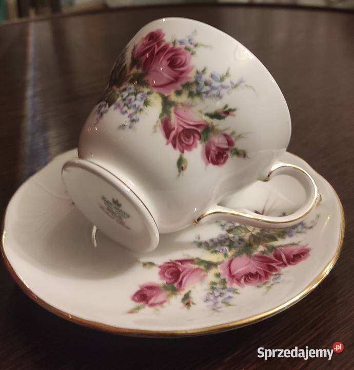 Duchesangielska porcelana kostna filiżanka ze Porcelana i szkło łódzkie Pabianice