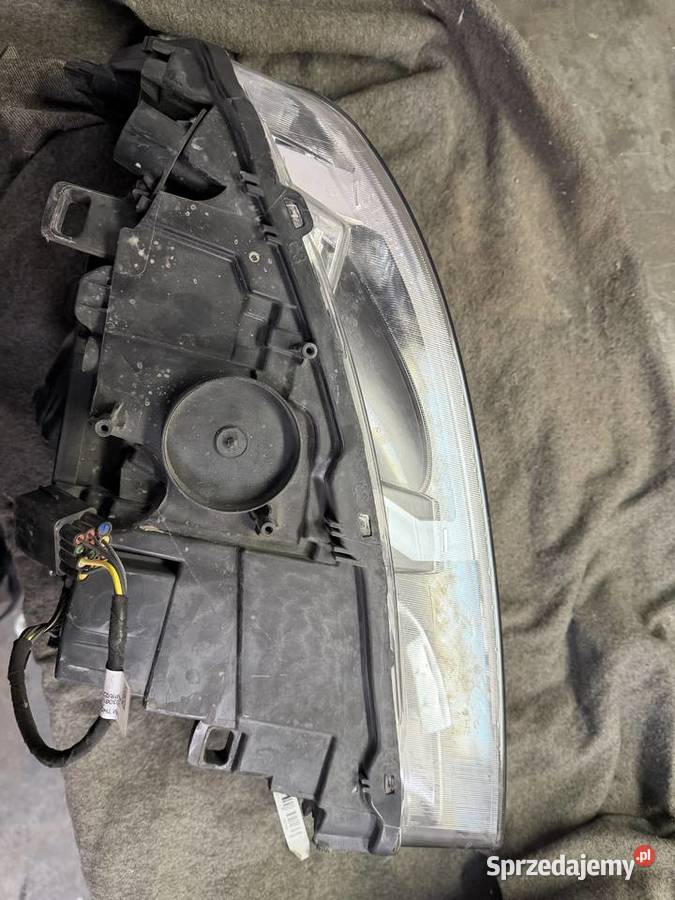 reflektor przedni prawy Volvo v60