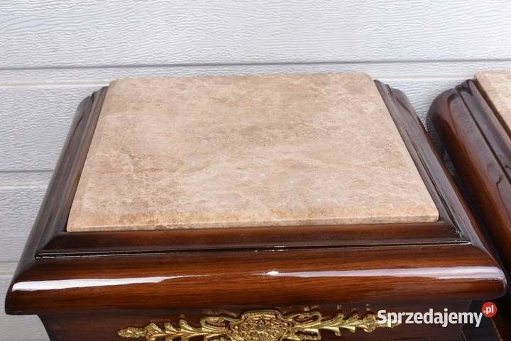 Dwa Postumenty Intarsjowane z Malunkami Kolumny Kraków