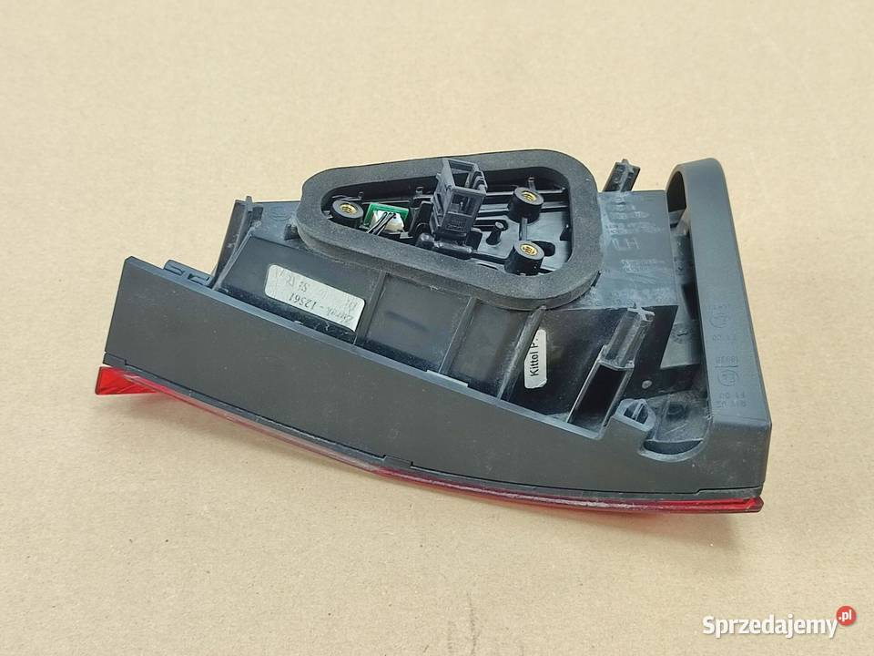 LAMPA LEWY TYŁ W KLAPĘ SKODA SUPERB III KOMBI osobowe lubelskie sprzedam