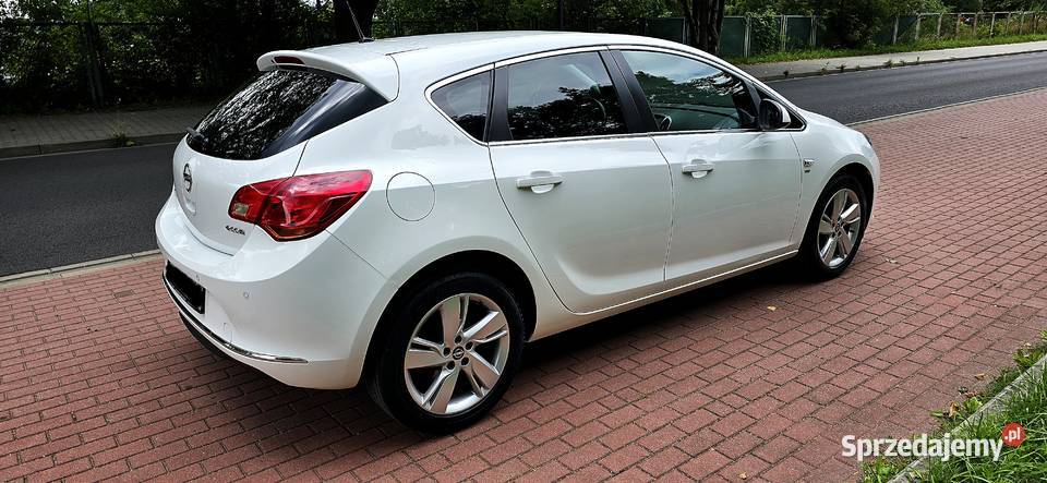 Opel Astra J 14 benzyna 120 super stan tech Czeladź