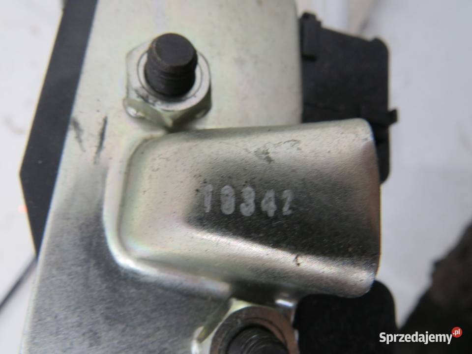 ZAMEK ZAMKI KANAPY TYŁ VOLVO S60 II osobowe