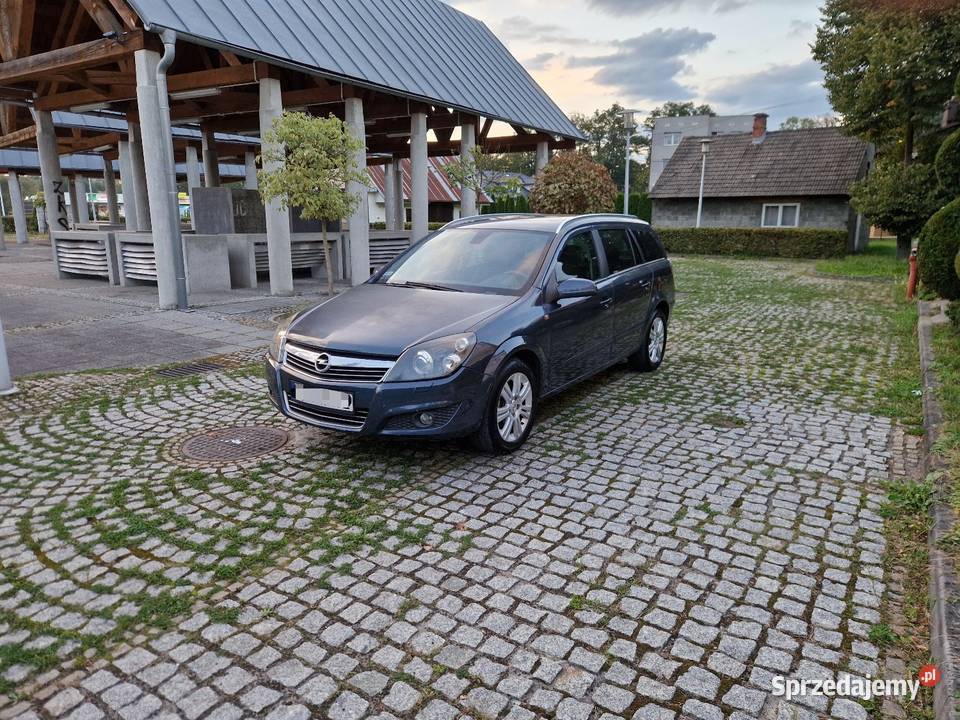 Opel Astra H Lift 16 LPG COSMO Klimatronic Hak autoalarm Astra Ryglice