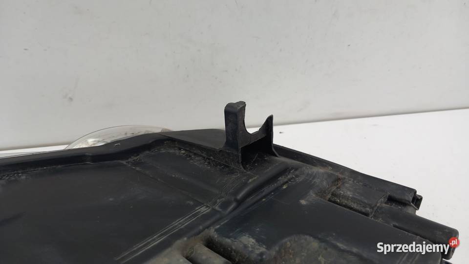 VW PASSAT B6 LAMPA PRZÓD LEWA SOCZEWKA osobowe Lampy przednie Zbierkowo