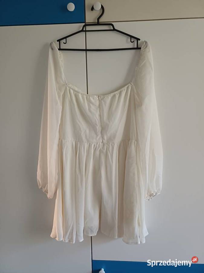 Piękna kremowa krótka sukienka z długim rękawem Długość Mini Kraków