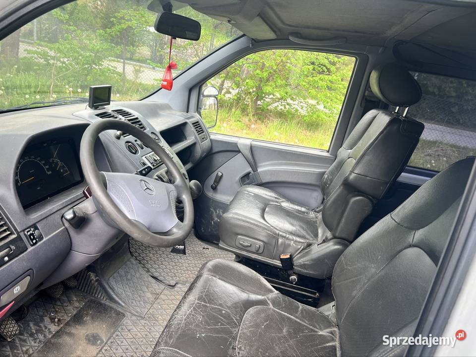 Sprzedam Mercedesa Vito 8osób Stary Dzików