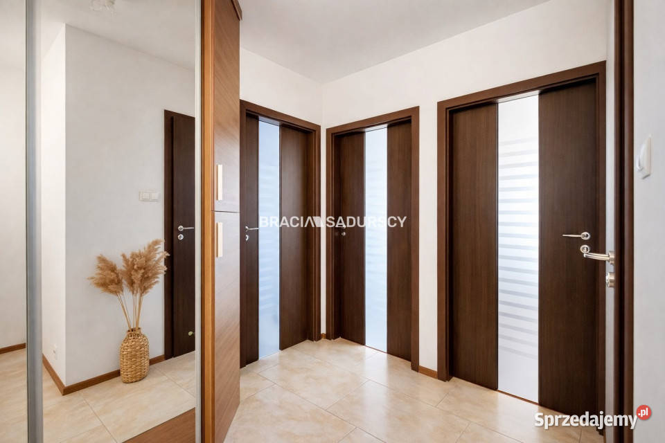 sprzedaży mieszkania 5006m2 2 pokoje Kraków