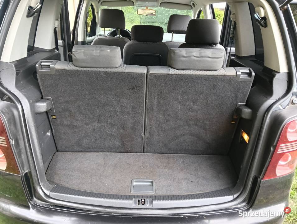Sprzedam Volkswagena Tourana 7 osobowy podgrzewane fotele Urszulin