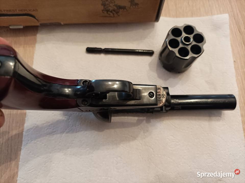 Czarnoprochowy colt Cattleman Thunderer 35 cala Koszalin