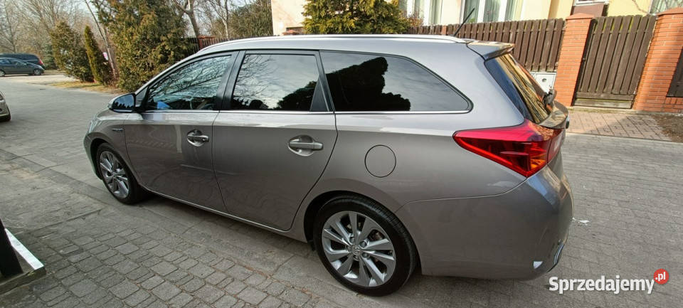 Toyota Auris Touring Sports 18 Hybrid podgrzewane fotele mazowieckie Warszawa sprzedam
