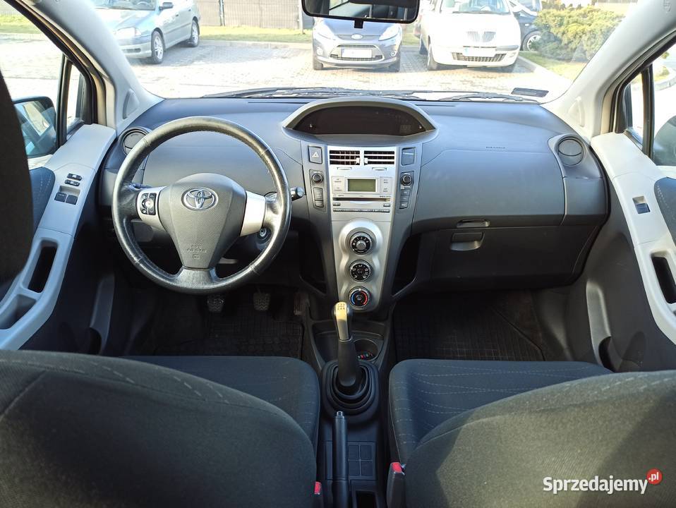 Zadbana Toyota Yaris II 2006 10 aktualne badania dolnośląskie sprzedam