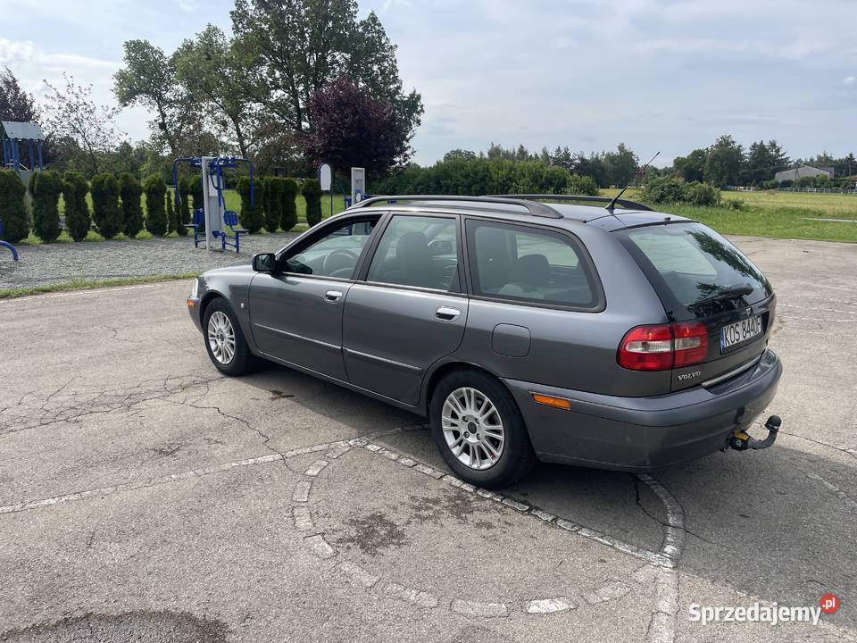 Volvo V40 2003 19TD kombi klimatyzacja hak Bobrek sprzedam