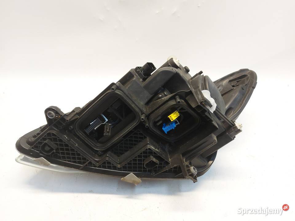 Mercedes EQV w447 Vklasa lampa prawa przód RHD sprzedam