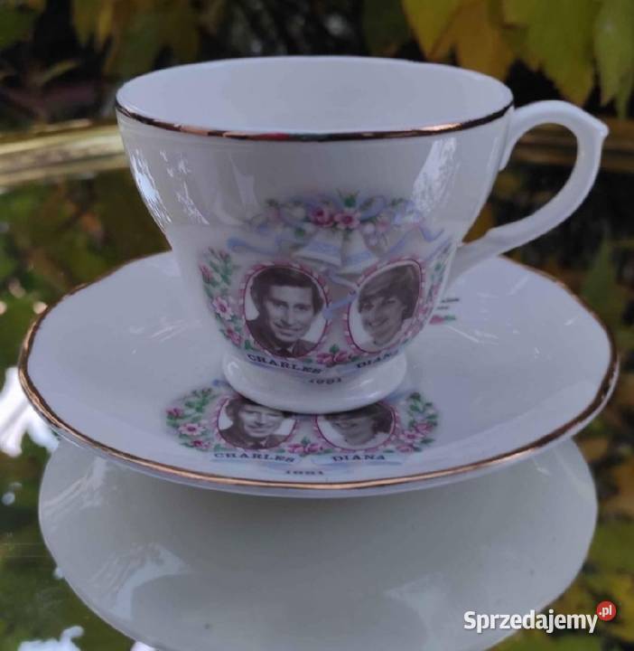 Unikatowa filiżanka ze spodkiem upamiętniająca Porcelana i szkło Pabianice