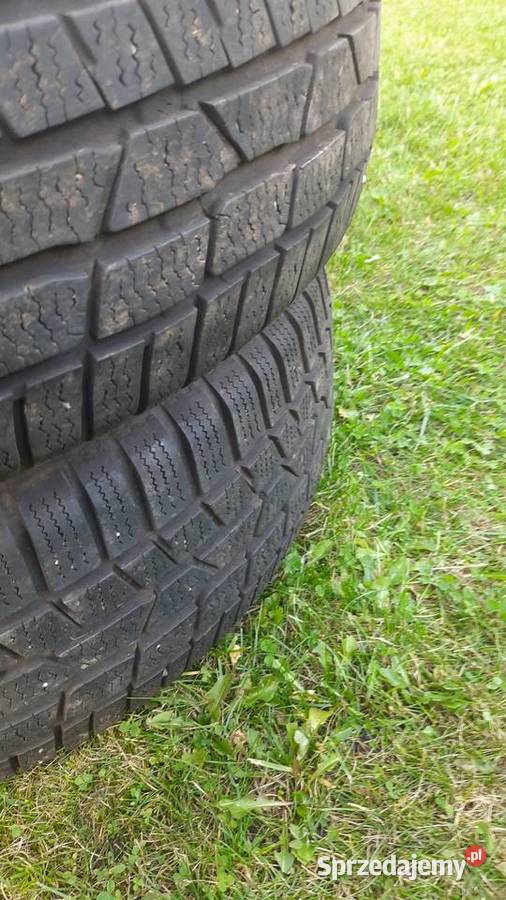 Sprzedam dwie opony Zima 21560 r16 Continental Ostrowiec Świętokrzyski