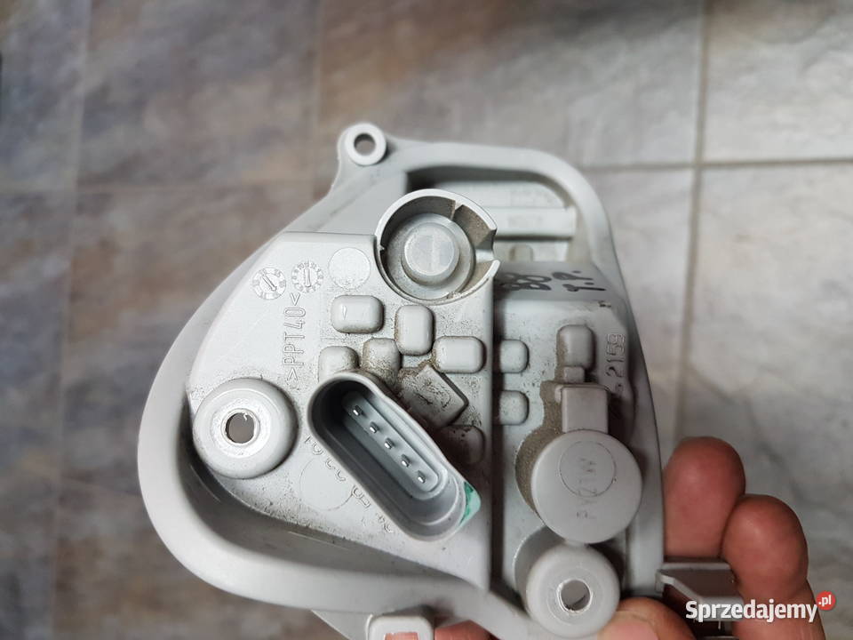 AUDI A4 B8 KOMBI WKLAD LAMPY TYL PRAWY LED Turek