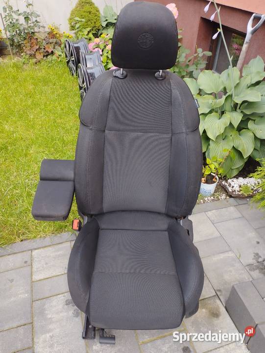 Alfa Romeo Giulietta podłokietnik fotela