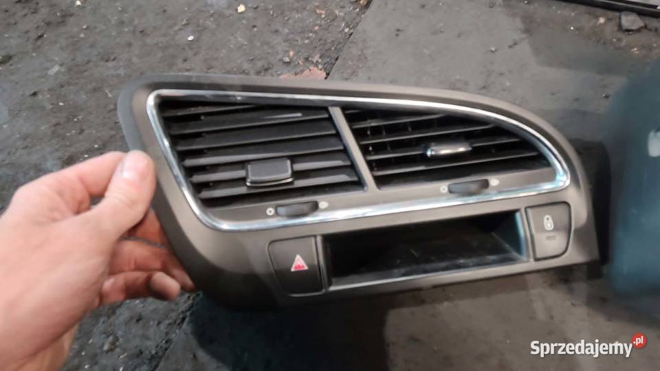 Kratka nawiewu Peugeot 5008 I
