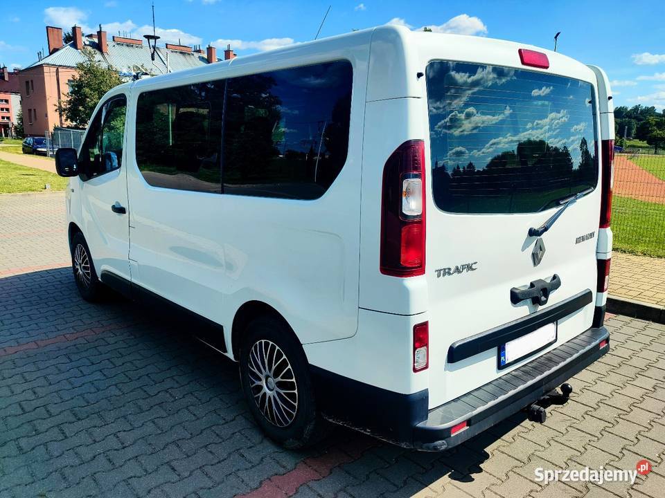 Tanio Renault Trafic 9 miejsc 2018r mały Ćmielów sprzedam