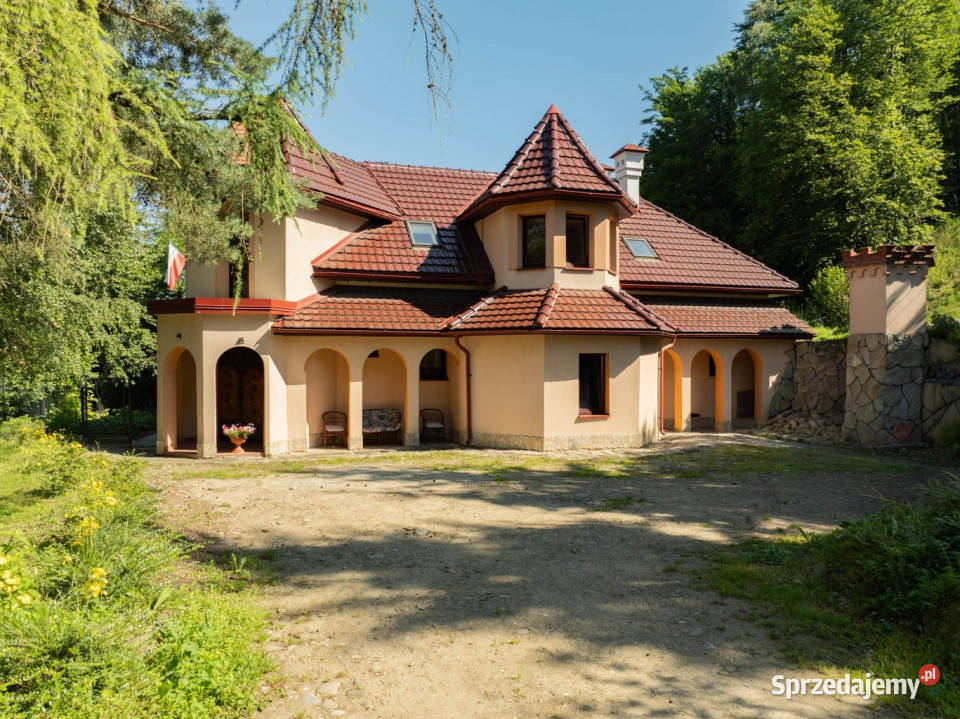 Wyjątkowa Rezydencja z Potencjałem Inwestycyjnym balkon Barcice
