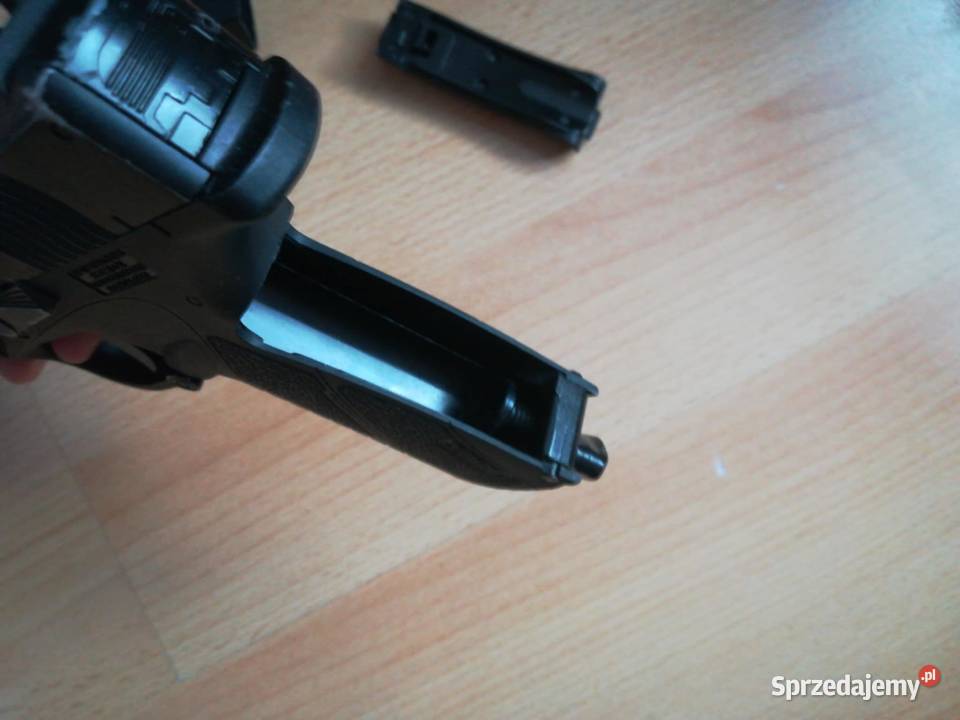 Gazowa replika pistoletu Bersa BP9CC Bielsko-Biała